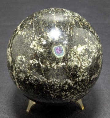 Korund, natuurlijk mineraal Genezende Bol - Hoogte: 100 mm -