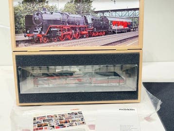 Märklin H0 - 39017 - Stoomlocomotief met tender (1) - BR 01, Nieuw