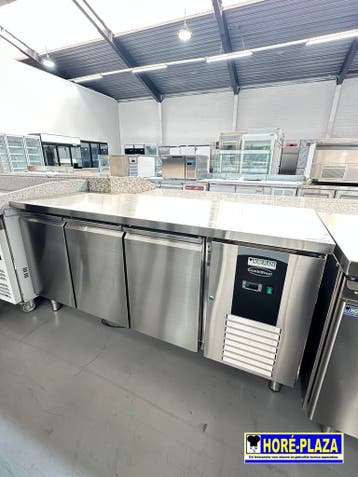 Vrieswerkbank Combisteel 7450.0083 | 3 deuren | 402 liter, Nieuw zonder verpakking