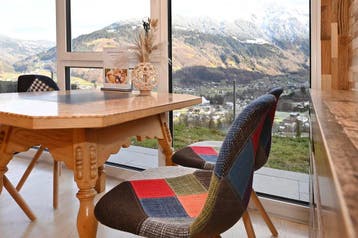Vakantiehuis Montafon met meerdere appartementen (26 bedden), 4 of meer slaapkamers, Bemiddelingsbureau, Dorp, Vorarlberg