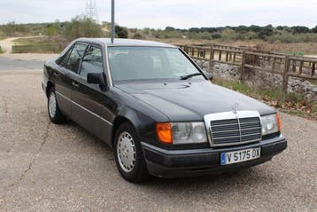Mercedes-Benz - 230E - NO RESERVE - 1991