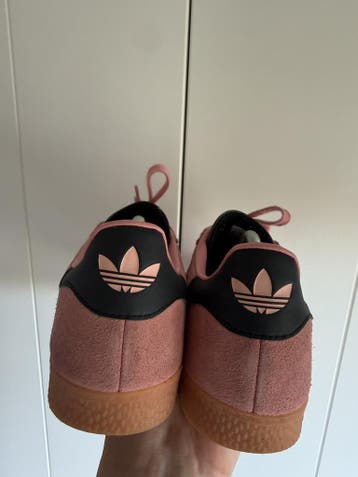 Adidas Gazelle – Roze/Zwart – Maat 38, Roze, Verzenden, Adidas, Sneakers of Gympen
