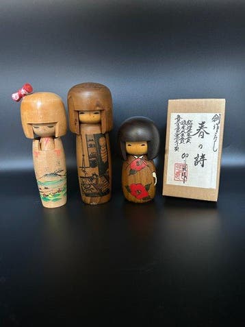 Set van 3 zeldzame creatieve Kokeshi-poppen door winnaars