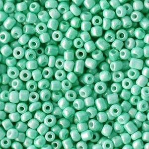 20 gram Glaskralen Rocailles 12/0 (2mm) Vivid green, Ophalen of Verzenden, Nieuw, Kraal
