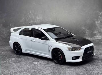 viat model 1:18 - Modelauto - Mitsubishi Lancer Evolution 10, Nieuw