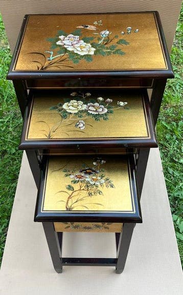 Set bijzettafels (3) - Hout - Gelakt decor van bloesem en, Nieuw