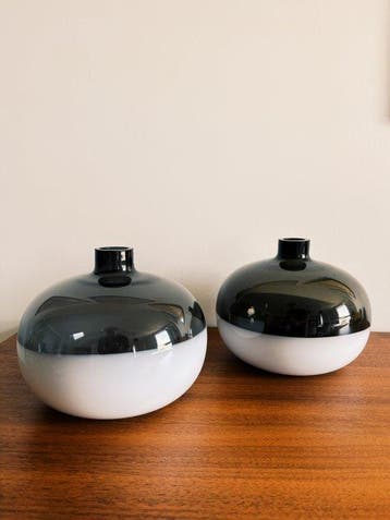 IKEA - Vaas (2) - Opaline glas - Met de hand geblazen