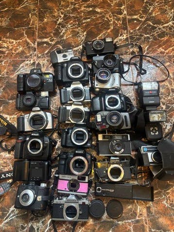 Minolta, Petri, Canon, Olympus Mixed Lot of 20+ Analog SLRs,, Nieuw