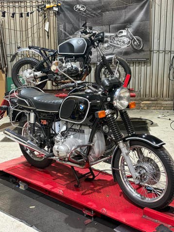 BMW Klassiekers – Onderhoud, Reparatie en Custom Motorbouw, Toermotor