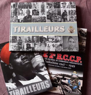 A.V. - Tirailleurs et Parachutistes Coloniales: Lot with