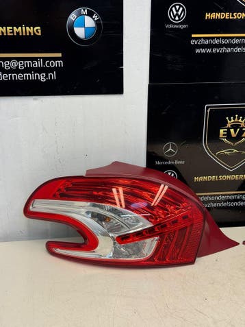 Peugeot 208 bj2015 achterlicht set rechts en links 2012/2019, Gebruikt, Peugeot