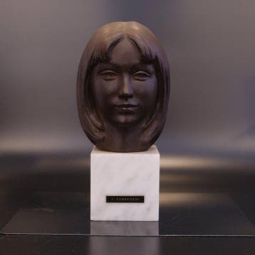 K Girl sculpture - sculptuur Brons, Steen - Japan (Zonder