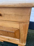 Set leuk oud grenen nachtkastjes  met lade, 50 x 38, hoog 59