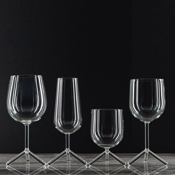2x red 2x white wine 2x water 2x Champagne - Maarten Baptist