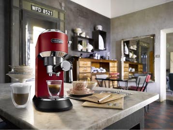 DeLonghi Dedica Style EC685.R - Pistonmachine - 15 bar, Verzenden, Nieuw