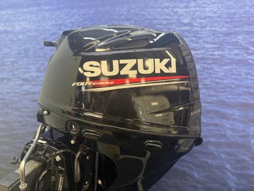 “ Suzuki 30 pk | Compleet in nieuwstaat | PowerTrim, 10 tot 30 pk, Viertaktmotor, Ophalen of Verzenden, Zo goed als nieuw