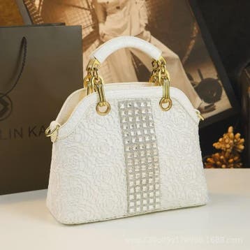 Luxe Lakleren Handtas met Krokodillenprint, Kant en Kristall