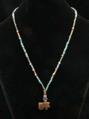 Oud-Egyptisch Ketting gemaakt van faience-mummie kralen met