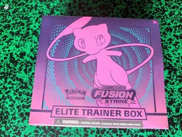 Pokémon - 1 Elite trainer box - FUSiON STRIKE - Sword &, Nieuw