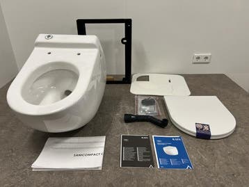 Veiling - Sfa wandtoilet met Faecaliënvermaler Sanicompact, Gebruikt