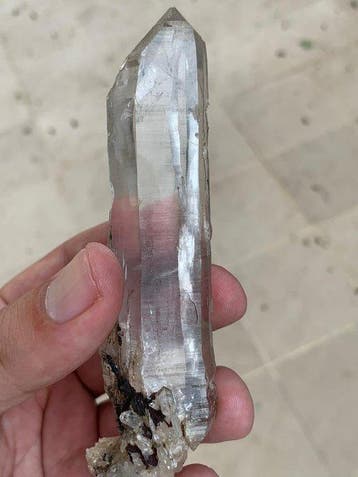 Kwarts combineert met sideriet Kristal - Hoogte: 12.5 cm -