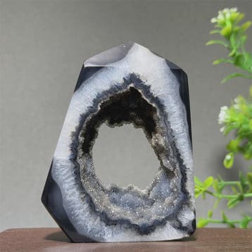 Zwarte Agaat Kristal Geode Obelisk - Natuurlijke Decoratie &, Verzenden, Nieuw in verpakking