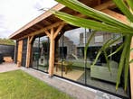 Je veranda dichtmaken met glazen schuifwanden | Maatwerk, Nieuw, Serre