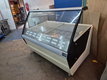 Schepijsvitrine Hawai 16 x 5 liter in veiling, Gebruikt, Koelen en Vriezen