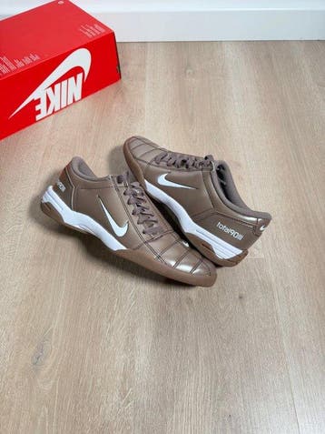 Nike - Sneakers - Maat: EU 42 - Nieuw met tags, Nieuw