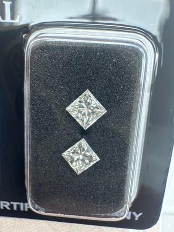 Zonder minimumprijs - 2 pcs Diamant (Natuurlijk) - 0.67 ct -, Sieraden, Tassen en Uiterlijk, Edelstenen, Nieuw