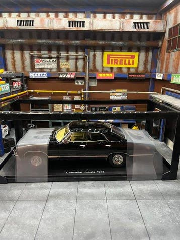 MCG 1:18 - Modelauto - Chevrolet Impala (1967), Nieuw