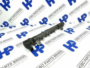 Common rail A 642 070 0495, Ophalen of Verzenden, Gebruikt, Mercedes-Benz