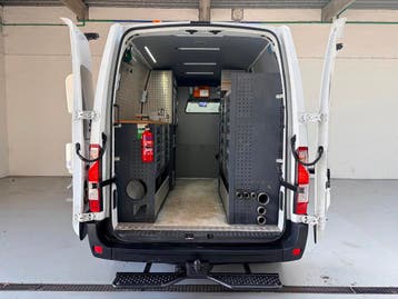 Renault Master Servicewagen T35 2.3 dCi 145pk euro6 L2H2 BOT, Stof, Gebruikt, Euro 6, Renault