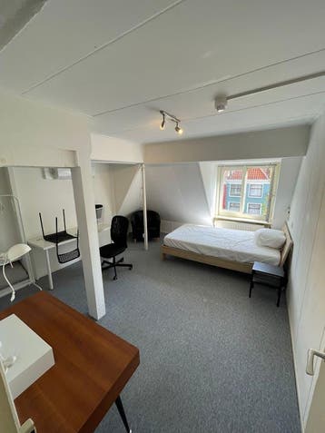 Kamer te huur in Delft - 19 m² - 1 kamer(s), Huizen en Kamers, Kamers te huur, Delft