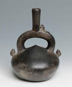Precolumbiaans. Chimu Blackware Bottle Met Spaanse