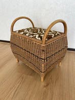 Poef - Naaimand - Rattan, Hout, Textiel - Voetenbankje