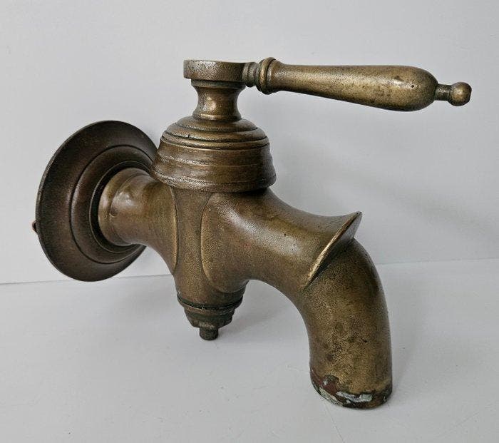 Massieve waterkraan uit boerderij (2.5 kg) - Aangepast voor, Antiek en Kunst, Antiek | Keukenbenodigdheden