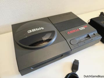 Commodore Amiga CD32 - Console + Controller - Recapped, Verzenden, Gebruikt