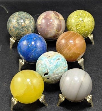 Helende stenen, lapis lazuli, calciet, serpentijn,