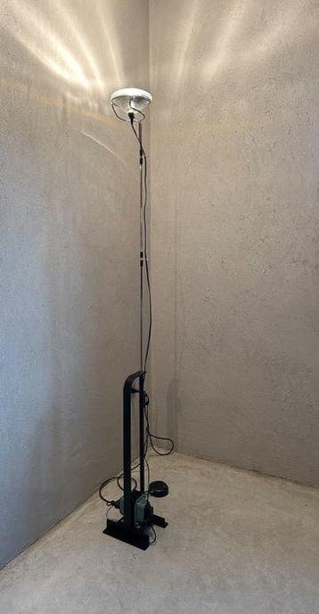 Flos - Achille Castiglioni, Pier Giacomo Castiglioni - Lamp
