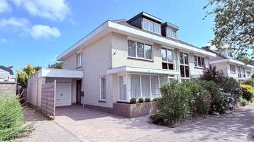 Te huur: Huis Catharina van Renneslaan in Amstelveen, Noord-Holland, Amstelveen
