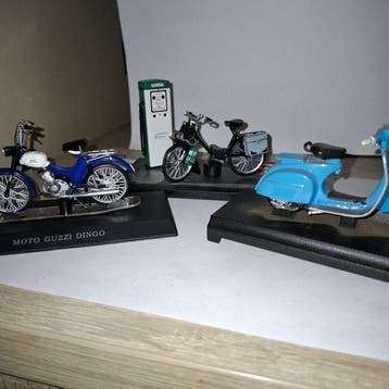 Welly, Solido, Atlas 1:18 - Model motorfiets (3) - Vespa, Nieuw