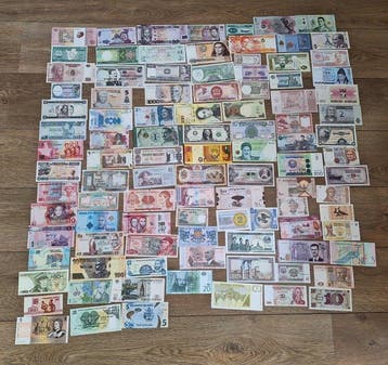 Wereld. - 100 Banknotes - 1953/2024 (Zonder minimumprijs)