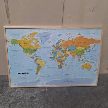 OUTLET - Prikbord wereldkaart met houten lijst - 60 x  90 cm, Ophalen of Verzenden, Nieuw