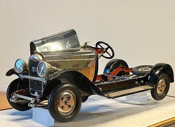 CIJ (Compagnie Industrielle du Jouet) - Speelgoedauto