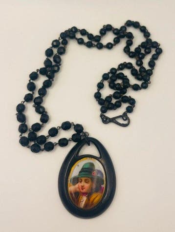 Victoriaans Whitby-jet-ketting met handgeschilderde