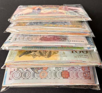 Wereld. - 5 x 100 different notes (500x) (Zonder, Postzegels en Munten, Bankbiljetten | Europa | Niet-Eurobiljetten