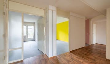 Te Huur 4 Kamer Appartement Bernard Shawsingel In Amsterdam, Huizen en Kamers, Huizen te huur, Direct bij eigenaar, Appartement