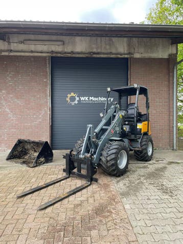 Giant V452T Shovel mini shovel kniklader wielader, Wiellader of Shovel
