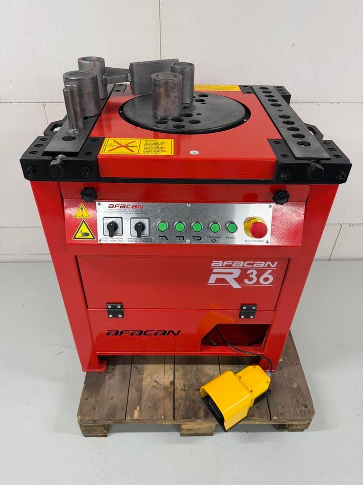 AFACAN betonijzer buigmachine betonstaal buiger, Doe-het-zelf en Verbouw, Gereedschap | Overige machines, Nieuw